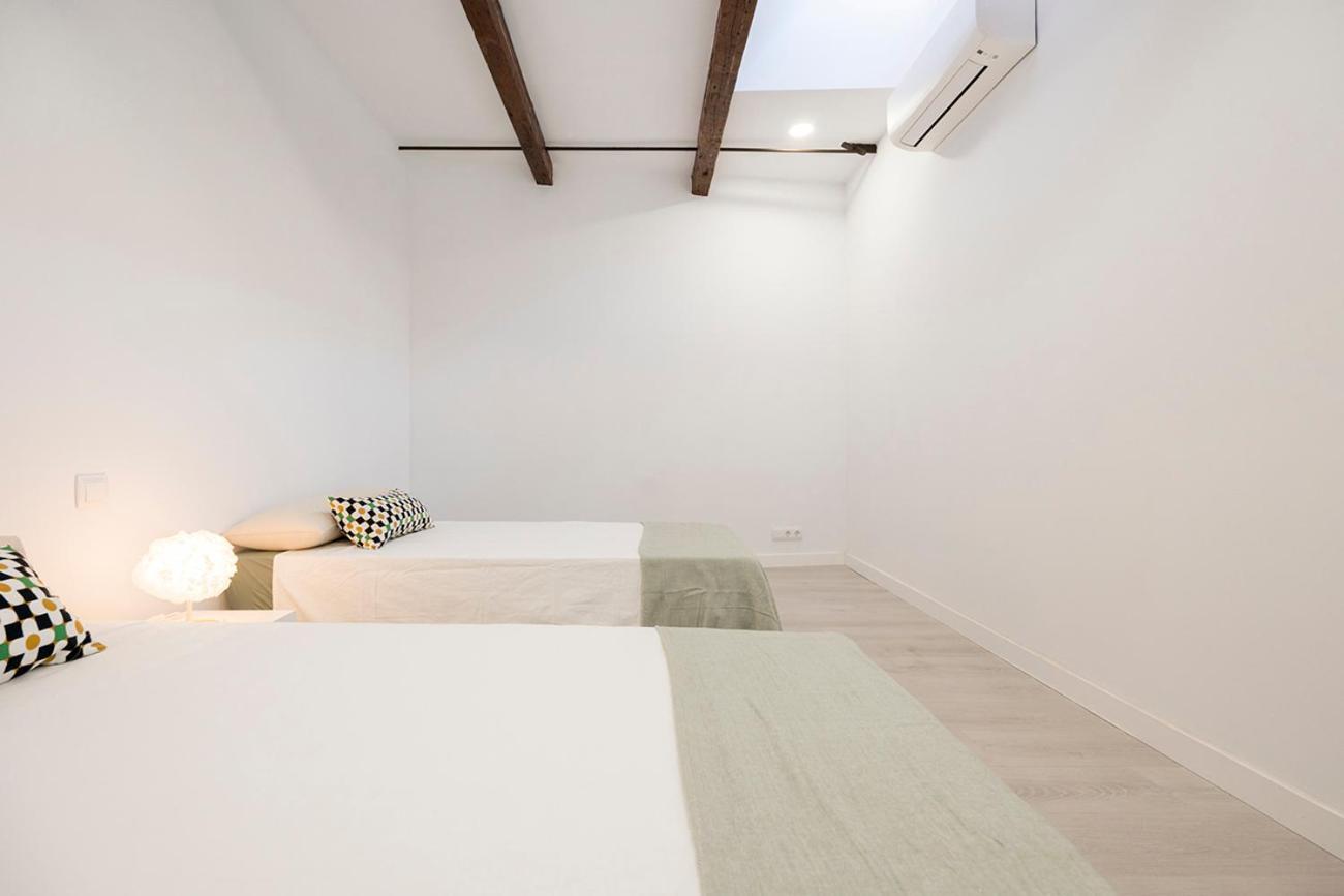 Exclusivo Atico Con Terraza En Plaza Mayor マドリード エクステリア 写真